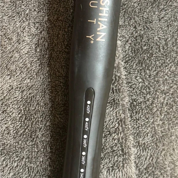 Kardashian Black Hair Straightener - Picture 3 of 7